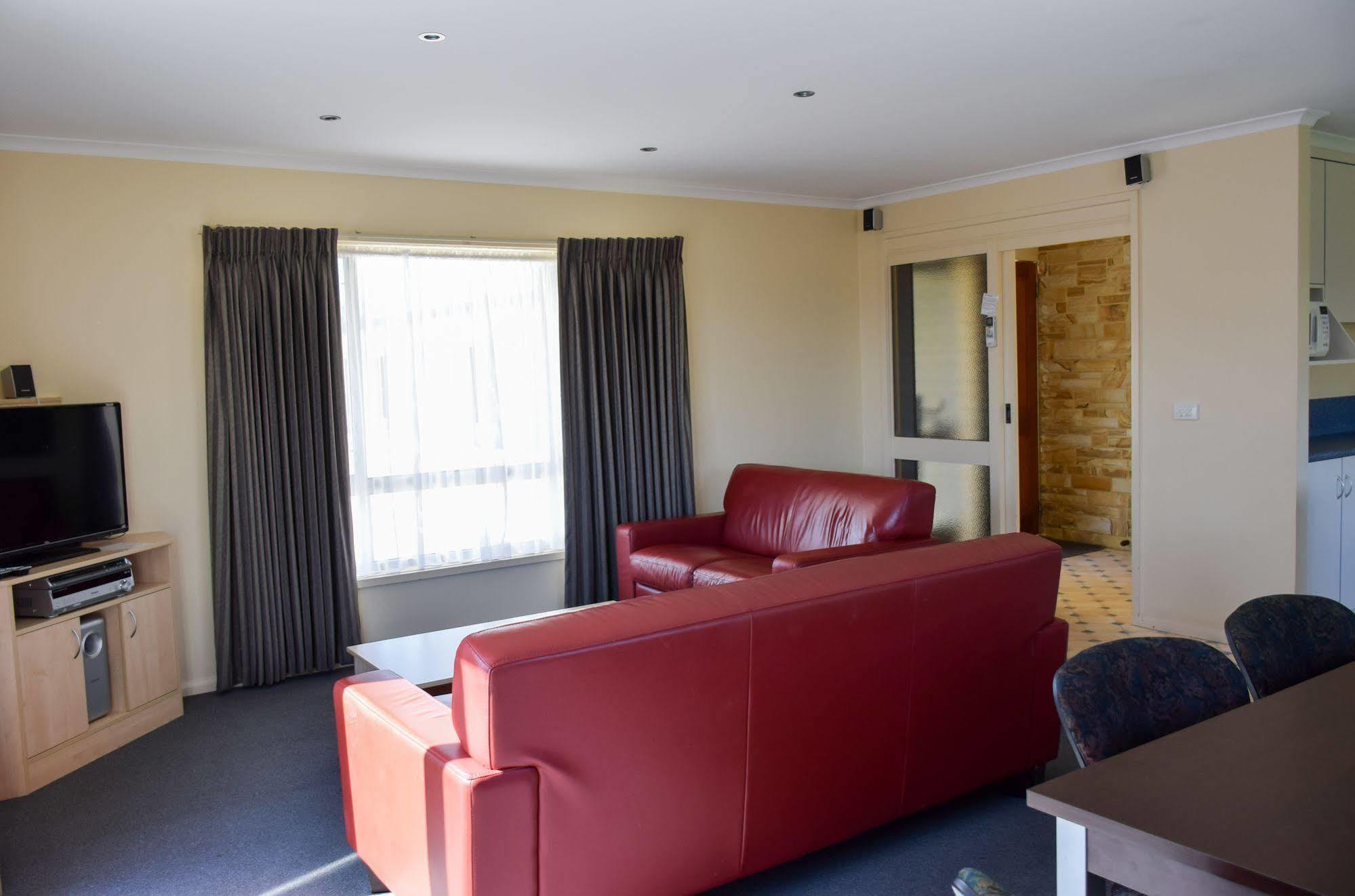 אולברסטון Beachway Motel מראה חיצוני תמונה