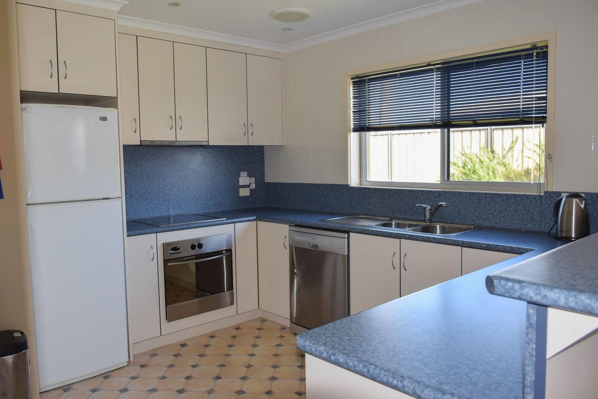 אולברסטון Beachway Motel מראה חיצוני תמונה