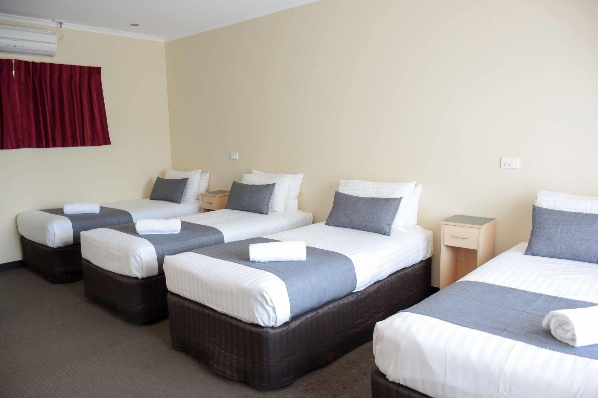 אולברסטון Beachway Motel מראה חיצוני תמונה